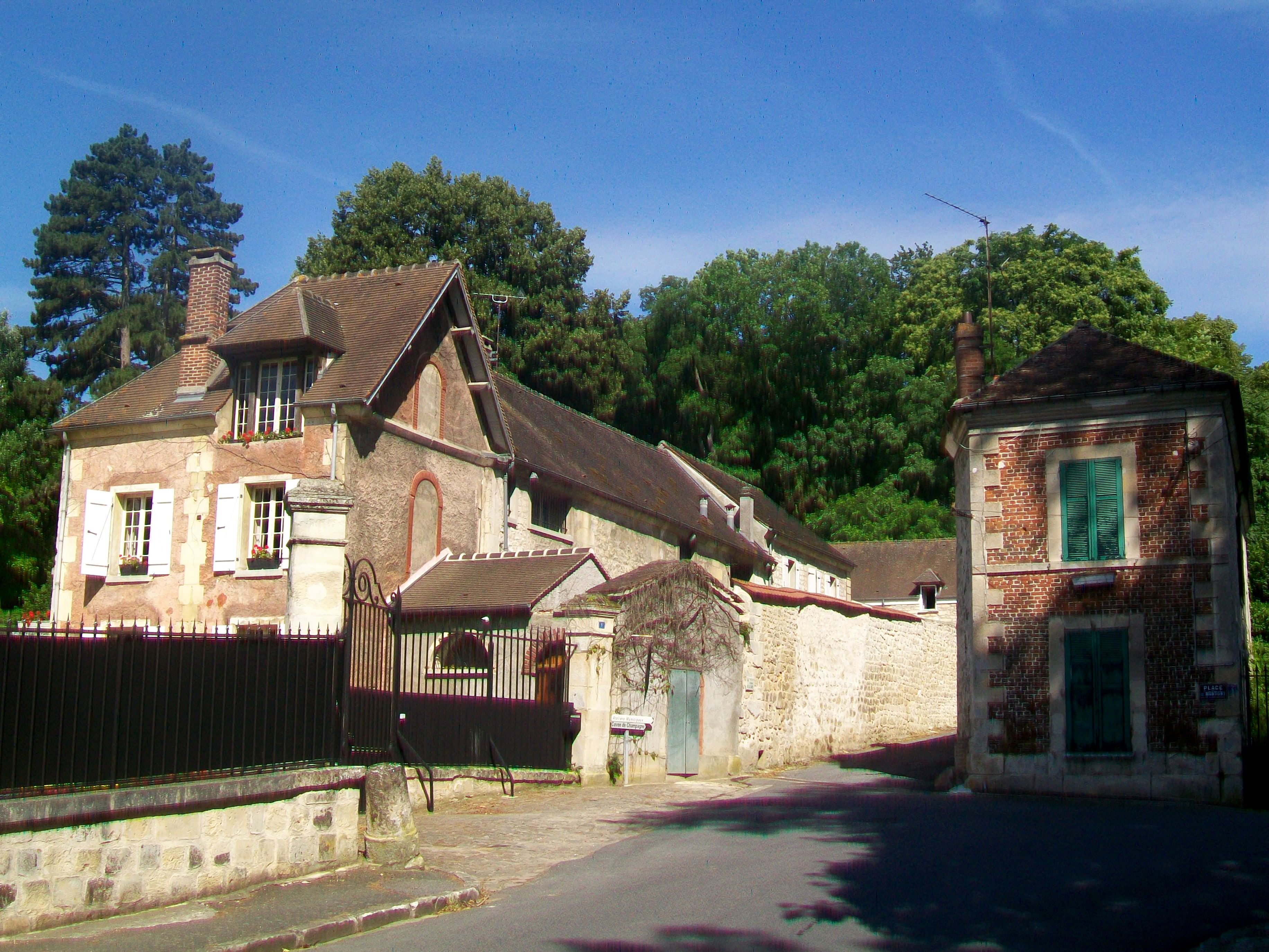 CZ (CARROSSERIE ZAMBLERA) CHAMPAGNE SUR OISE